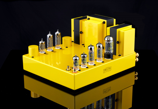 EA 21c Traffic Yellow AP011080 threequarters